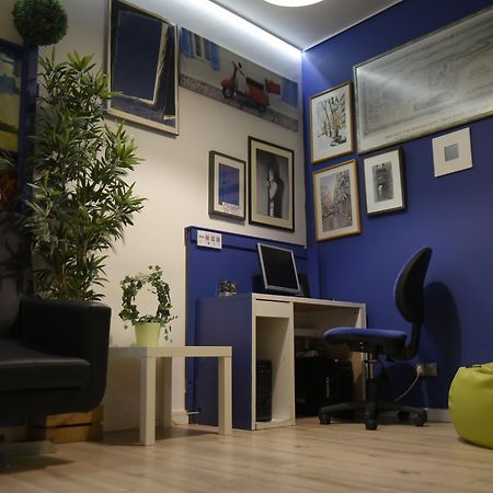 Gracia City Hostel برشلونة المظهر الخارجي الصورة The library