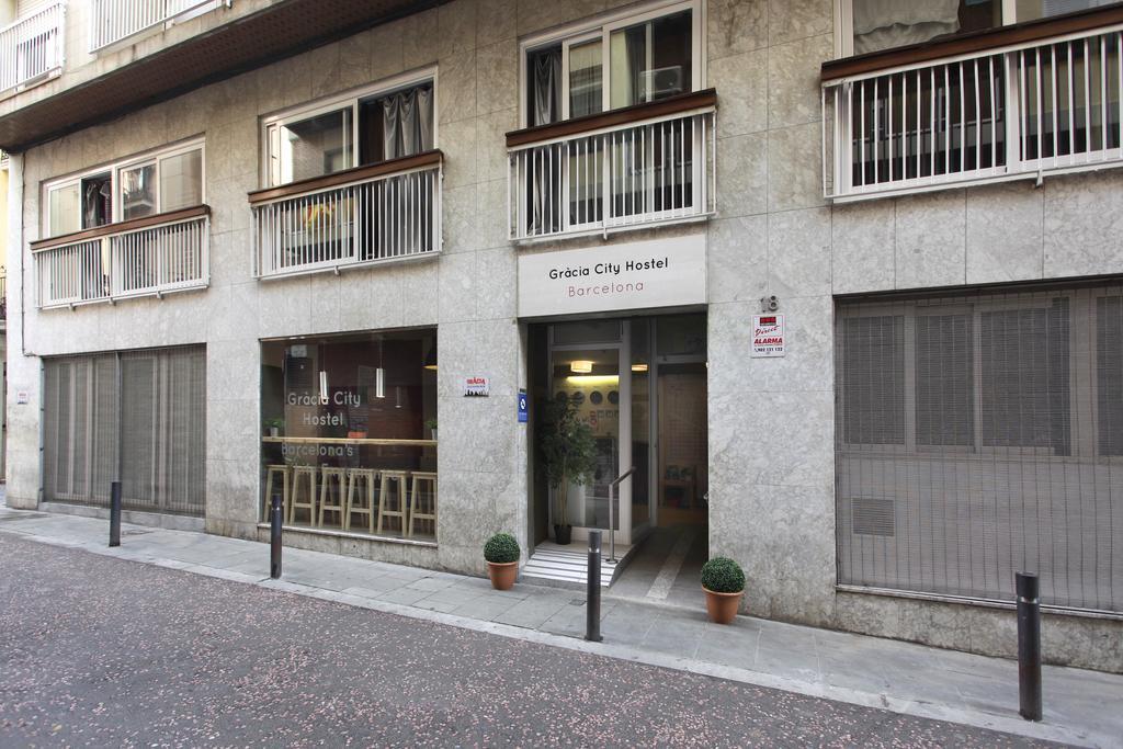 Gracia City Hostel برشلونة المظهر الخارجي الصورة The headquarters of the Spanish Royal Academy of Music, in Madrid.