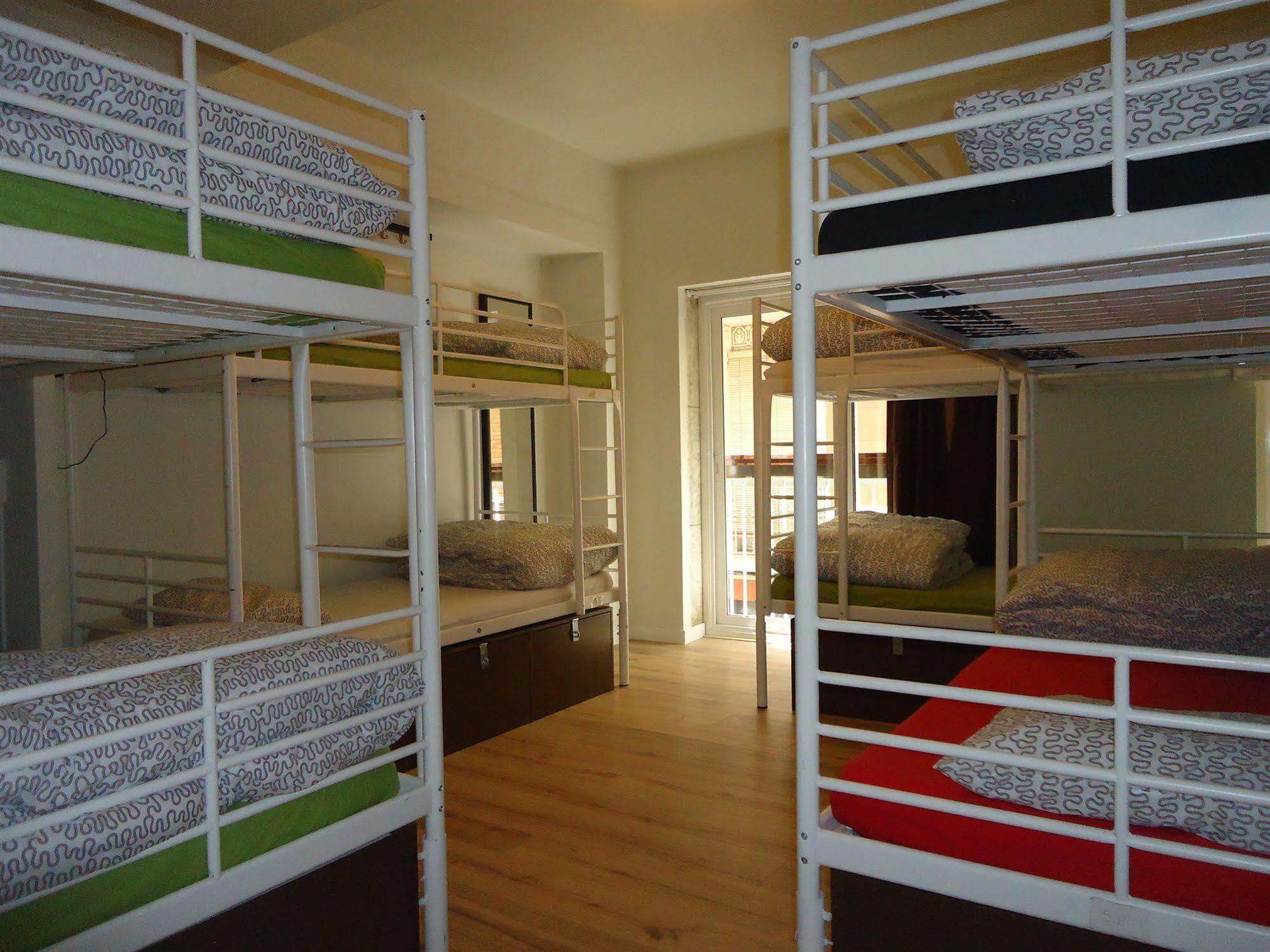 Gracia City Hostel برشلونة المظهر الخارجي الصورة Hostel in Barcelona
