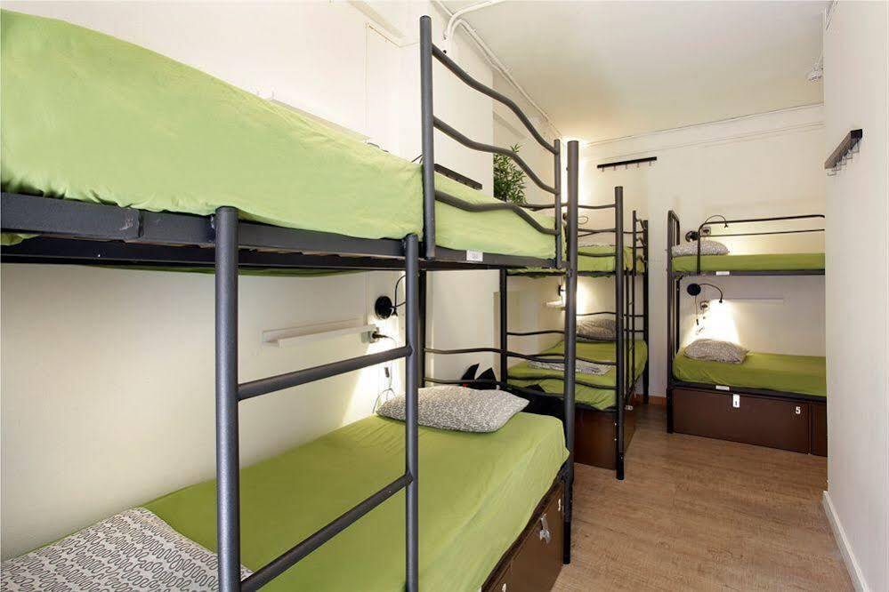 Gracia City Hostel برشلونة المظهر الخارجي الصورة Hostel in Barcelona
